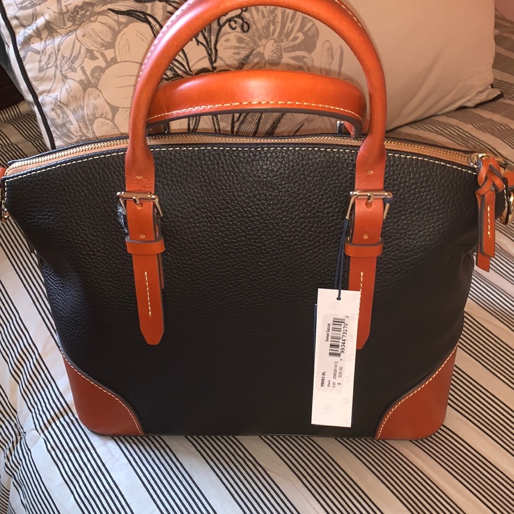 Elegant Black and Tan Leather Handbag